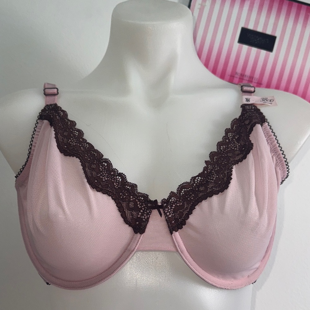 🔥Victoria's Secret Blush Bra with Black Lace Sz 38DD NWT